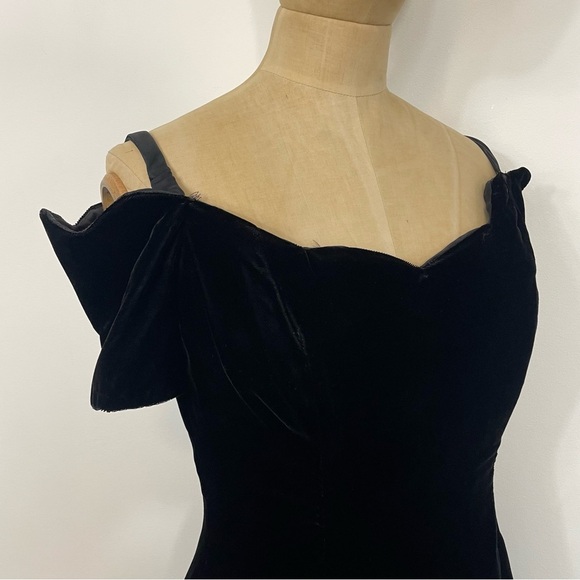 80s Velvet Goth Dress Black 7/8 Tulle 80s 90s Scallop Doll Grunge Alt Party LBD - Picture 5 of 15